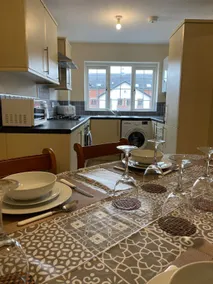3 Floors Sleeps14 | 3 Baths | Parking Grimsby Clee - Image 3