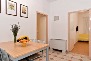 YELLOW APARTMENT - Image 5