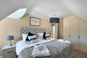 Deanway Serviced Apartments Chalfont St Giles By 360Stays - Image 2