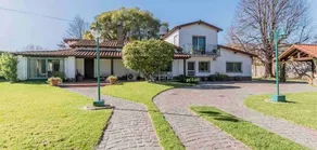Charming farmhouse with a pool - Image 2