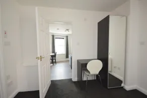 Dolphin Apartment - Image 5