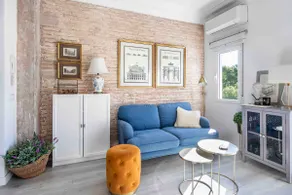 Designer apartment between downtown and the beach - Image 2