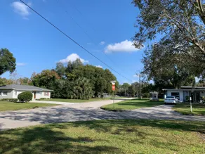 The Cozy Sanford Home - Image 4