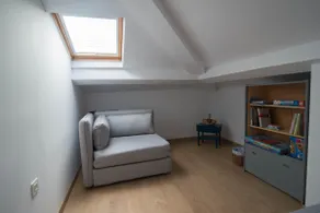 Loftlejlighed for nylig renoveret og med grund til eksklusiv brug - Image 3