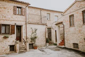 The house in the square - Image 2