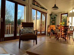 Astbury Falls Luxury Retreats - Image 2
