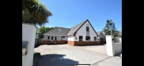 Lovely Holiday Home in Bude, Cornwall, walking distance to beaches and town - Image 2