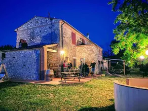 Tuscan villa surrounded by greenery between the sea and the hills - Image 5
