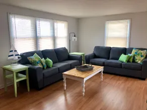 Newly renovated Cape Cod 4BR 2 Baths in LBI close to restaurants, and beach - Image 2