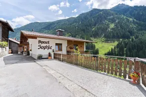 Spacious Apartment in Tyrol With Mountain View - Image 5