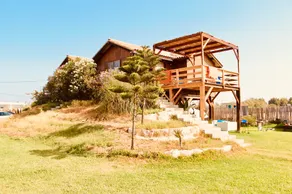 Waterfront wooden house - Image 2