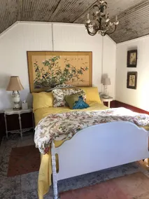 Artist's Cottage at The Dancing Bear Farm - Image 3