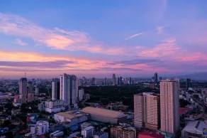 Free Parking | Spacious 2BR Penthouse Corner Unit - Image 4