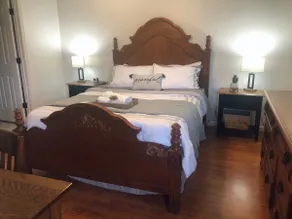 Cozy 2 bedroom 2 bath 1 cot townhouse - Image 3