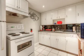 Contemporary Bachelor Pad Near Downtown Core - Image 3