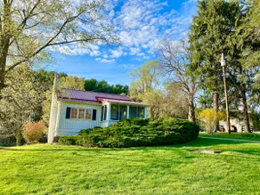 Pond View Paradise - Safe & relaxed in the hills! - Image 3