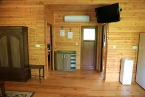 Your Quiet Quiet Summer Home Near the Beach - Image 4