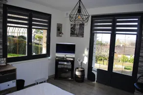 Ground floor with veranda and outdoor hot tub - Image 3