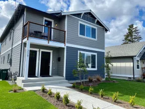 NEW - Puyallup Downtown Duplex - Image 2