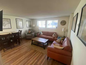 #2 Downtown 2 Bedroom Apartment Newly Renovated - Image 3