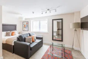 Luxury Studio Apartment at Central Gate by HOF - Image 5