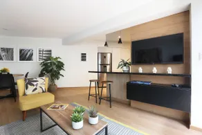 Comfort+Style. King bed. AC/heater. Near Larcomar. - Image 3