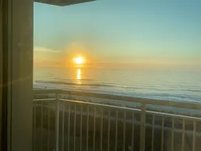 Direct Oceanfront SunriseView w/King Bed+Gym+Pools - Image 3
