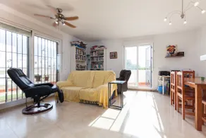Brand New Large Dalias Triplex -Close to Beaches! - Image 2