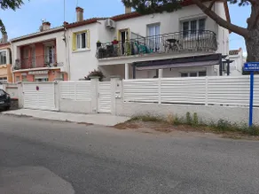 ground floor with large courtyard 50 m from the beach - Image 2
