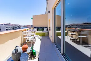 RIVER + TERRACE + VIEWS - 2 bedrooms, 2 bathrooms - Image 4