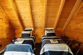 Cozy cabin in the woods- great location - Image 5