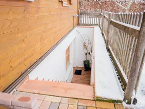 Beautiful small basement apartment & small garden area - Image 2