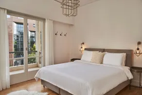 Chic n Bright 3Bd Apt with Hilton View - Image 5