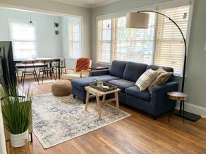 Delmar · The Quaint and Cozy Boho - Central the Sites! - Image 2