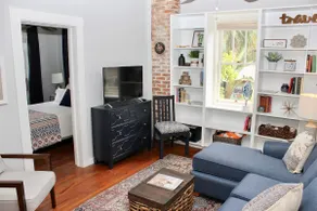 1 Block to Dtown!☆Kitchen☆Free Parking☆Super Clean - Image 2