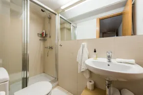 Luxury design apartment in the best location - Image 4