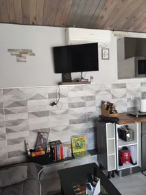 Seasonal rental for 2 people, air-conditioned - Image 3
