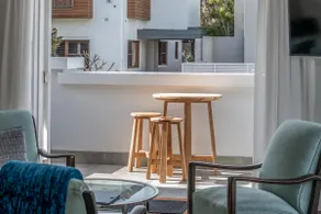 Bar Beach - unrivalled luxury apartment - beach views - 100m to sand - Image 3