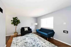 Lovely 1-Bedroom apartment with free parking - Image 2