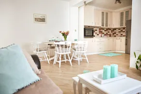 VINTAGE apartment with an outside patio and barbecue - Image 3