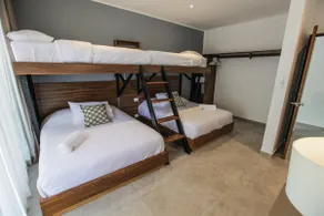 4BR Luxury Villa | Sleeps 12, Large Pool&Concierge - Image 4