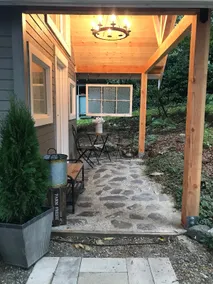 Whispering Willow Guest Cottage with HOT TUB - Image 3