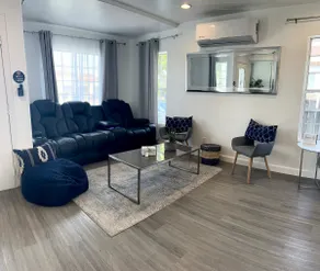 Gorgeous 2 bedroom 2 bath Near SoFI - Image 5