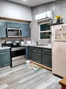 Unit 5 -1 bedrm yellow bungalow near Kemah & Galv - Image 3