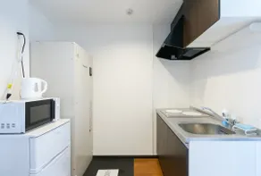 10 seconds to the station! With kitchen &free WIFI - Image 5