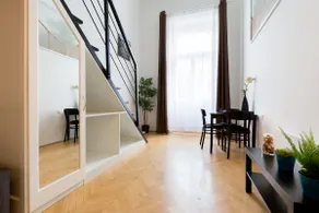 Dohany5A Astoria Studio, amazing Location w AC - Image 4