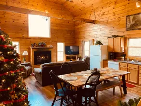 Redbud Cabin-Hocking Hills (Fishing Available) - Image 2