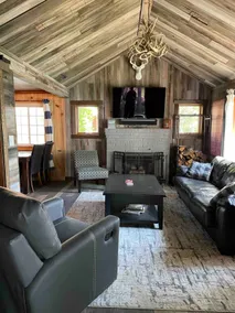 Cozy Red Cabin on Briggs Lake - Image 3