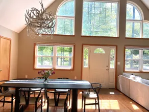 Le Bambi <Pocono Lake Chalet> - Image 3
