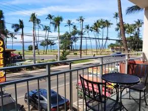 Spacious 1 Bedroom Suite with Ocean Views sleeps 4 - Image 2
